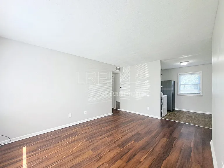 5112 Valiant Dr #2 — Photo 3