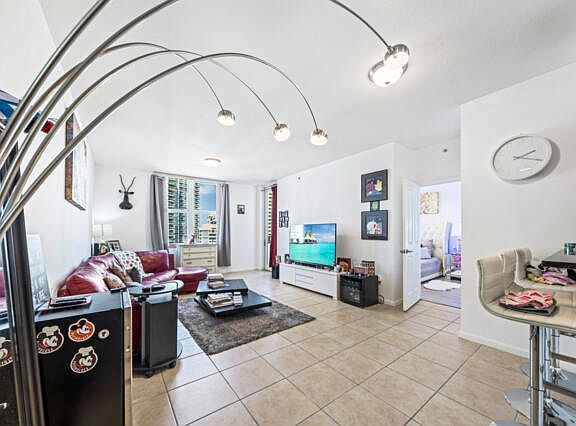 4th image of 511 SE 5 Avenue #1722
