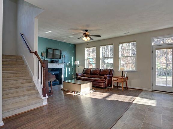 4th image of 1324 Penrose Ln