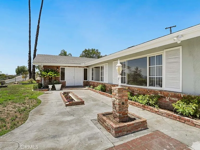 5485 Golden West Ave — Photo 12