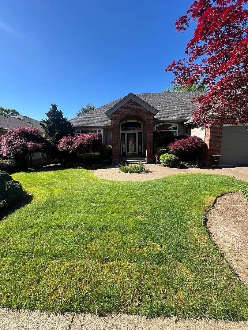 Luxurious Living on the Greens: Stunning 3-Bedroom Rental Home Overlooking Creekside Golf Course — Photo 1