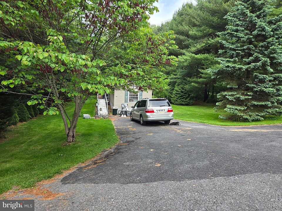 1st image of 10 White Pine Ln