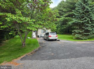 10 White Pine Ln, Loysville, PA 17047