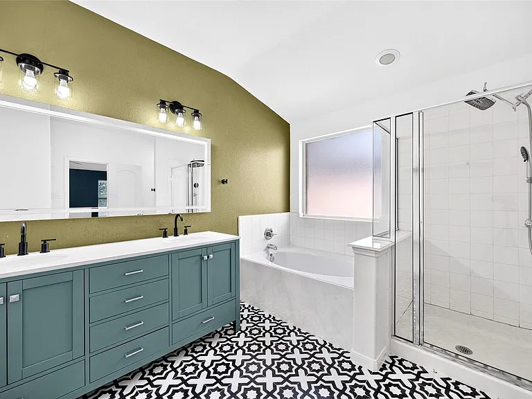 18211 Doral Rock Ct — Photo 34