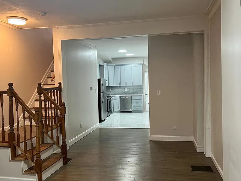669 N Brooklyn St — Photo 3