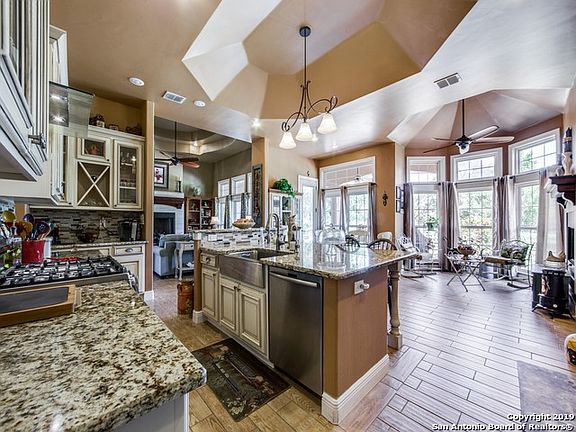 4th image of 432 Shannon Ridge Dr