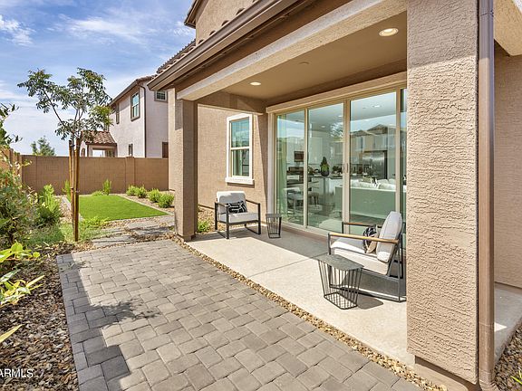 3rd image of 639 S SANDERS Drive