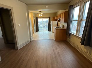 914 Manitoba Ave #B, South Milwaukee, WI 53172