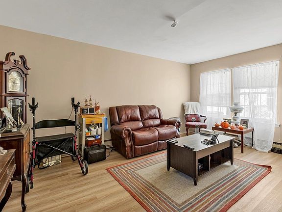 3rd image of 141 Forge Ln Unit 141