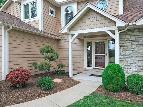 2nd image of 825 Wildwood Ct