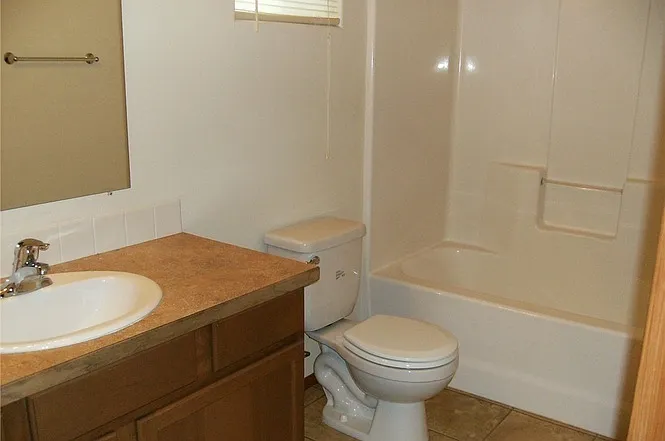 1729 W Bemis St — Photo 3
