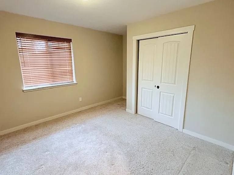 161 Northlake Ave — Photo 12