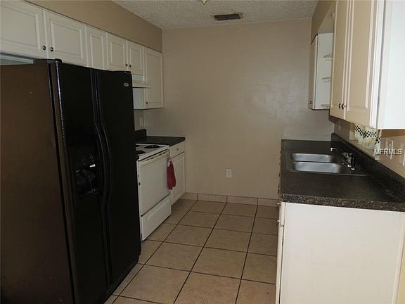 4th image of 294 N Orange Ave