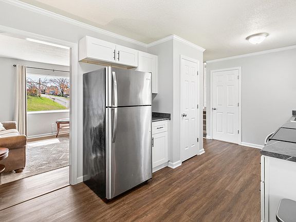 3rd image of 1435 Timber Hill Ln SE
