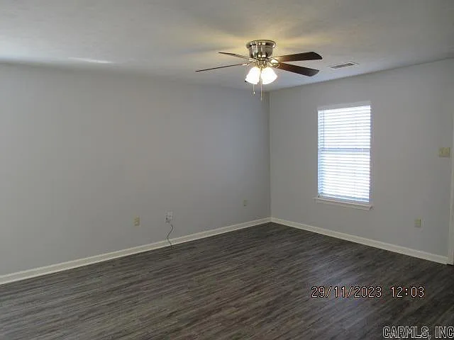 2 bed, 1.0 bath, 907 sqft, $800 — Photo 4