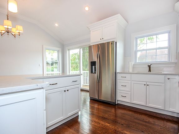 5th image of 505 Nassau Pl