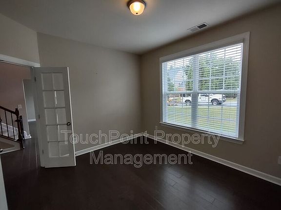 5th image of 2205 Deer Meadows Dr