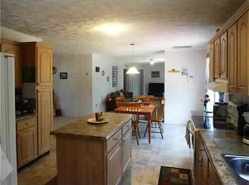 3rd image of 10 Topaz Dr