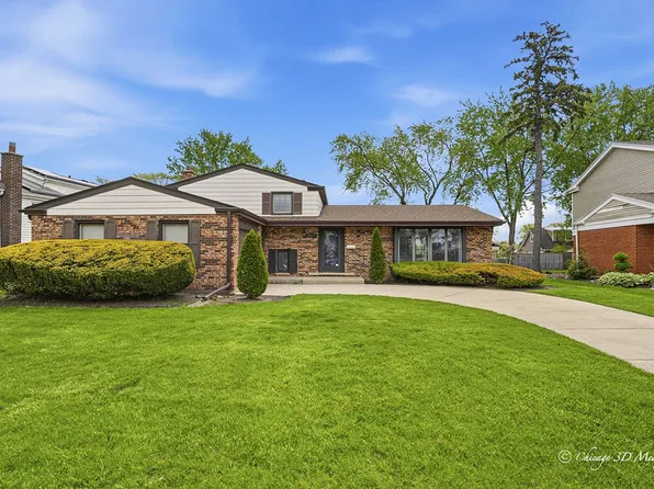 1527 S Chesterfield Dr, Arlington Heights, IL 60005