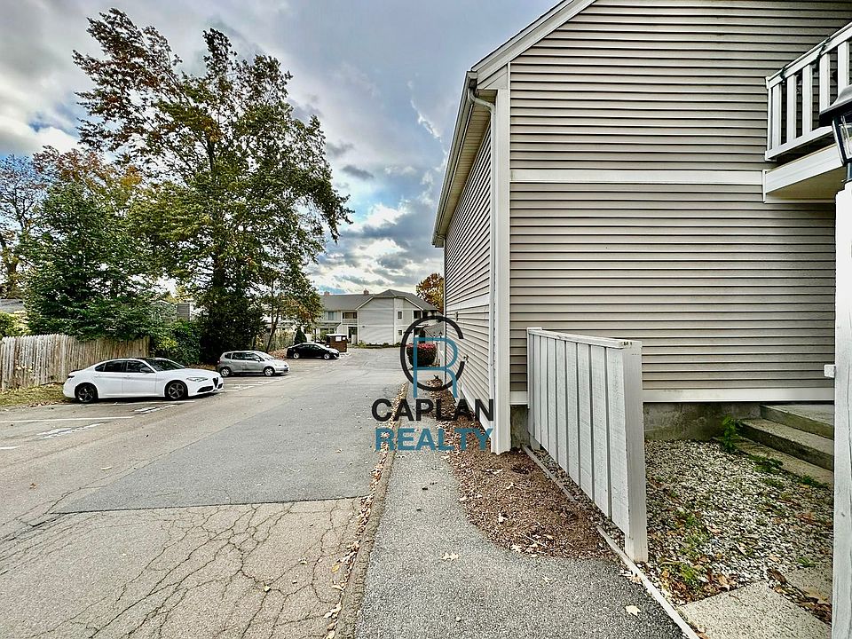 2nd image of 471 Whalley Ave #3V