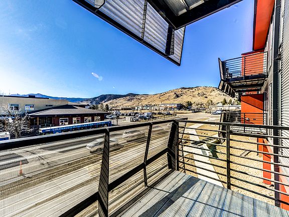 2nd image of 4871 Broadway St #1B-1Ba-518Sqft
