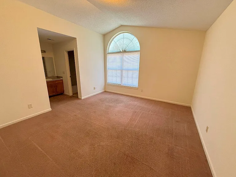104 W Victoria Ct #F — Photo 13
