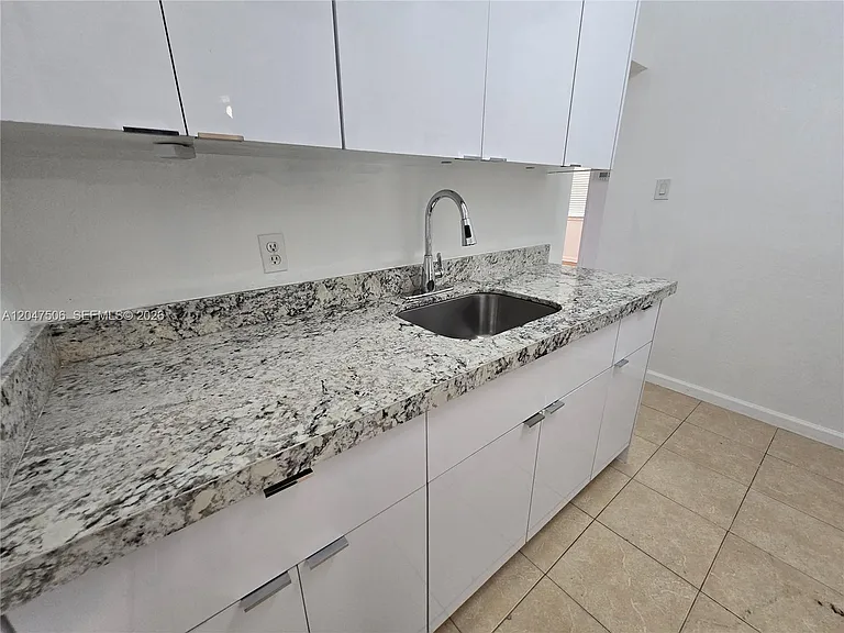 14901 NW 9th Ct — Photo 9