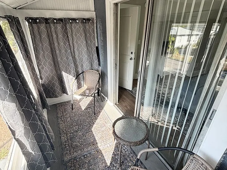 Desirable Euclid Neighborhood Apartment Building (Studio Apartments) & 2 Bedroom Single House - S... — Photo 21