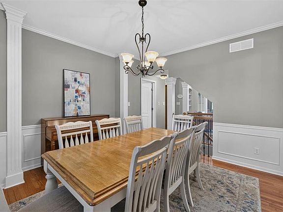 4th image of 2633 SW Wintergarden Dr
