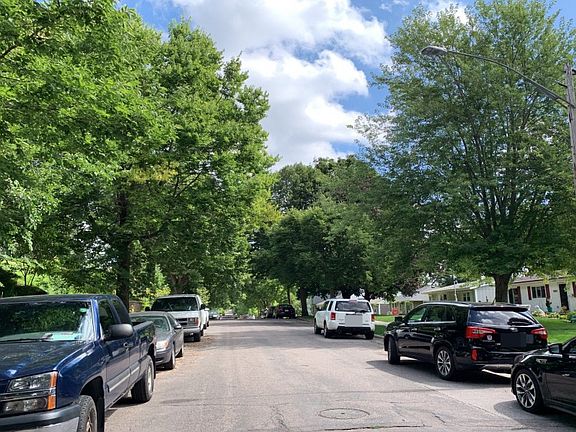 4th image of 515 36 1/2 Ave NE