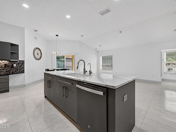 4th image of 1426 Richel Dr