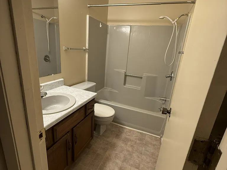 265 Sycamore Dr #20 — Photo 16