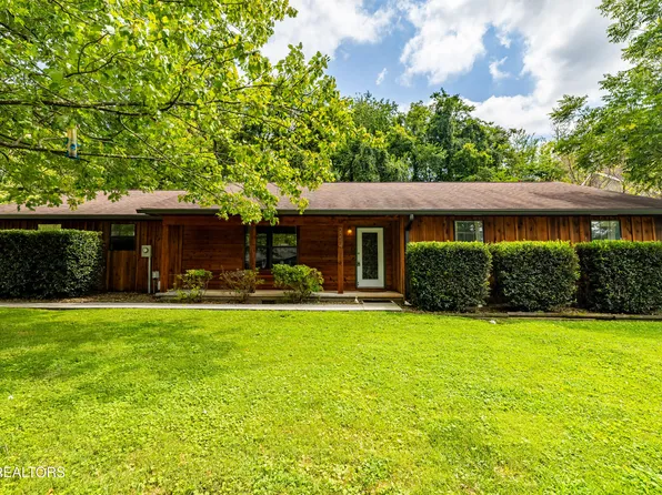 2214 Eva Jean Dr, Maryville, TN 37804