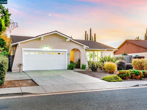 214 Pepperwood St, Hercules, CA 94547