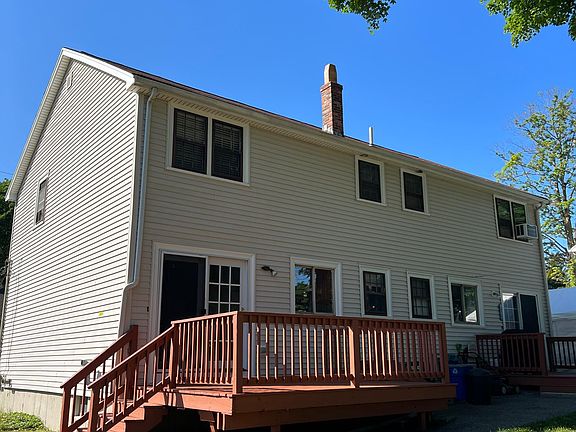 Rear outdoor patio