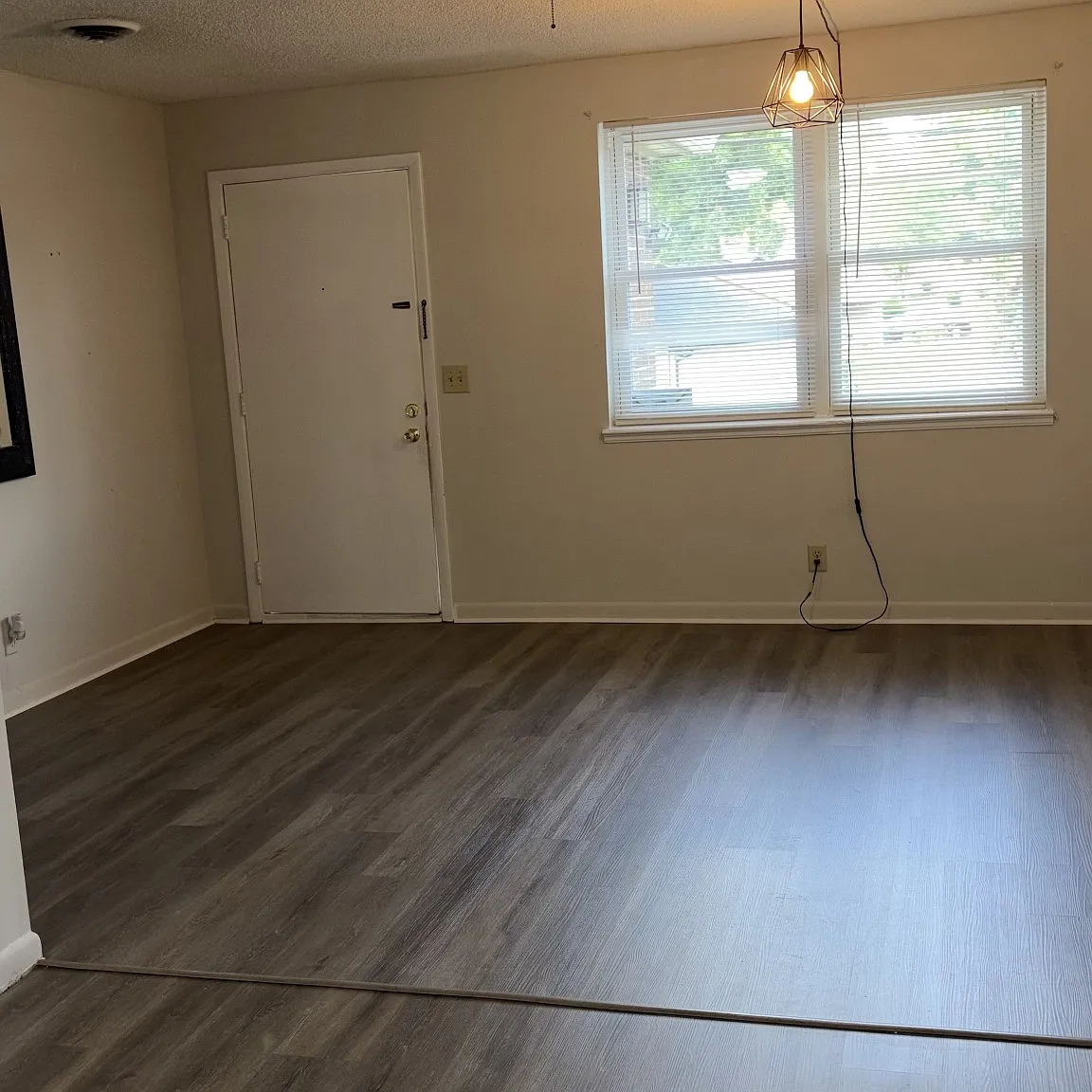 2 bed, 1.0 bath, 832 sqft, $1,600 — Photo 3