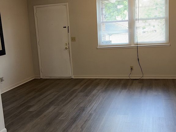 3rd image of 443 Cedarmont Dr