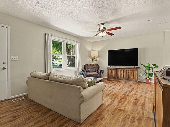 3rd image of 505 Sexton Ave