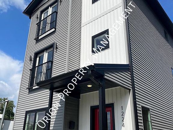 3rd image of 605 E Miller Dr