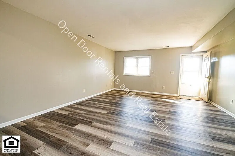 2 bed, 1.0 bath, $1,150 — Photo 4