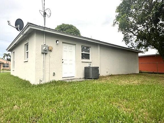 5th image of 488 E JORDAN Boulevard