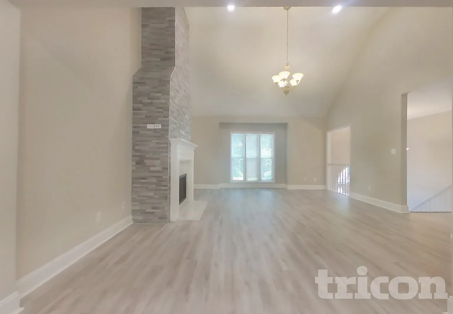 726 Jamie Way NE Woodstock GA — Photo 2