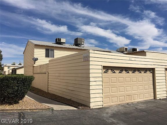 3rd image of 4962 Larkspur St