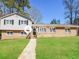 300 San Carlos Ct, Stone Mountain, GA 30083