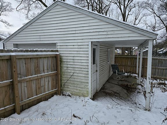 2nd image of 2053 Paris Ave NE