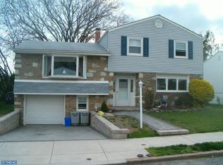 1118 Kent Ln, Philadelphia, PA 19115