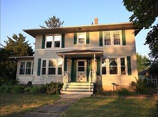 601 S Garfield St, Leaf River, IL 61047