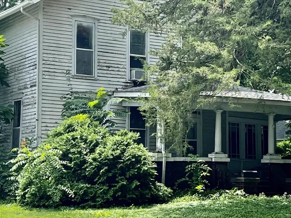 1002 High Ave E, Oskaloosa, IA 52577