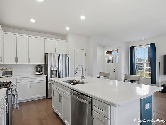 4th image of 1213 Draper Rd