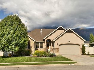 182 E 2100 N, North Ogden, UT 84414